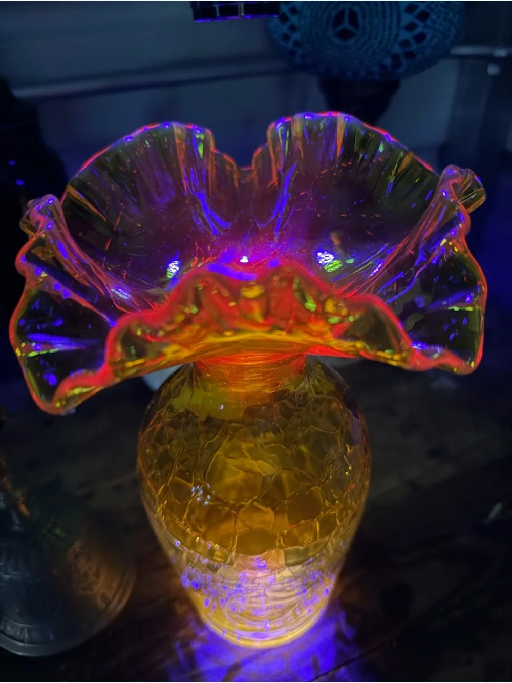 Blenko style hand blown yellow‎ art glass vase with a ruffled rim GLOWS RED
